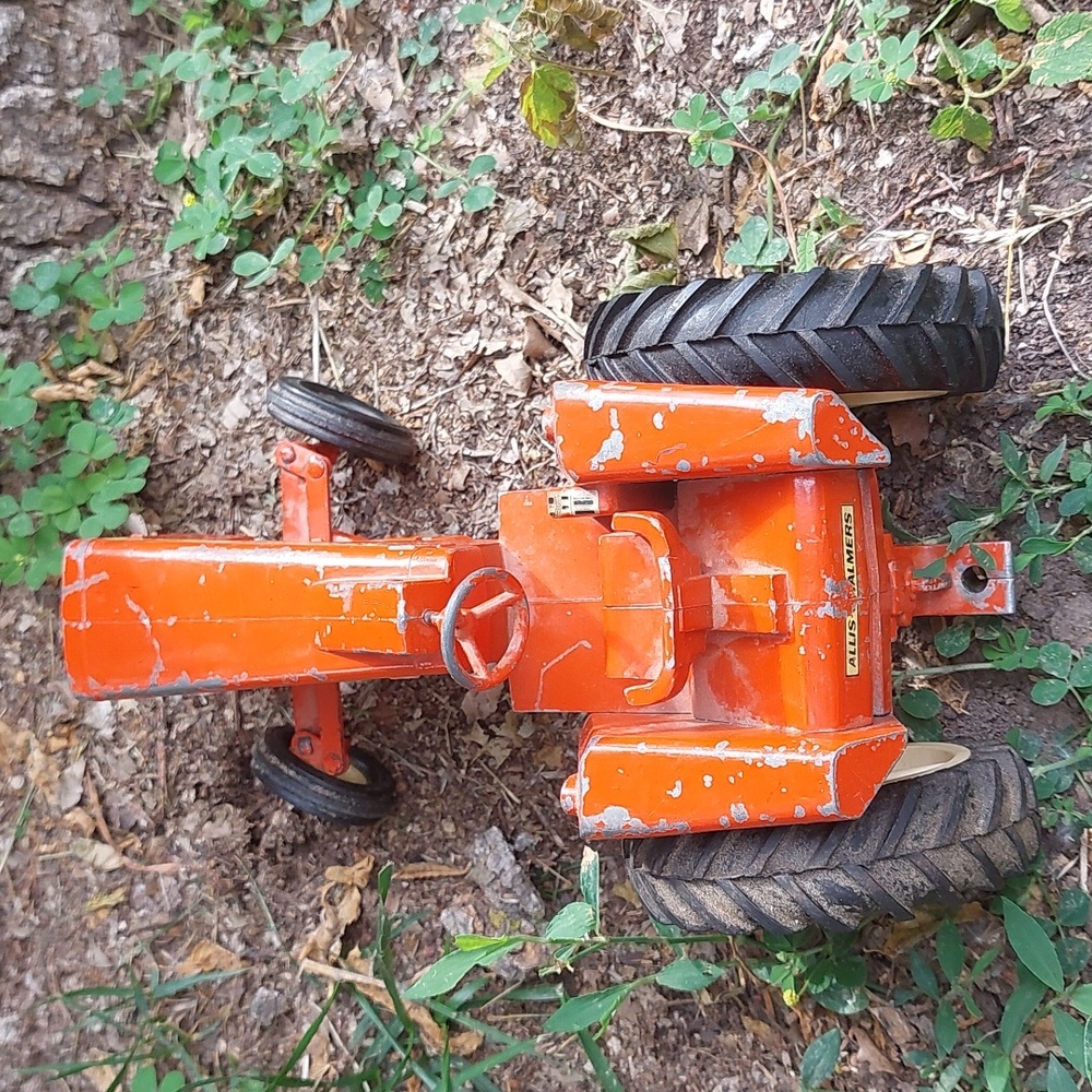 Allis-Chalmers Vintage Toy Tractor - Picture 2 of 6